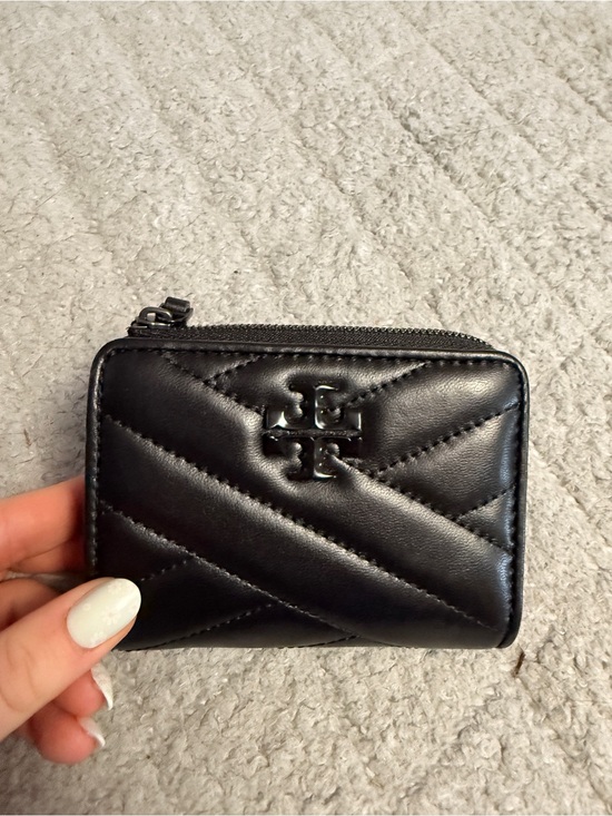 Tory Burch Handbags - Tory Burch NWT Quilted Zip Card Case Wallet - Black
